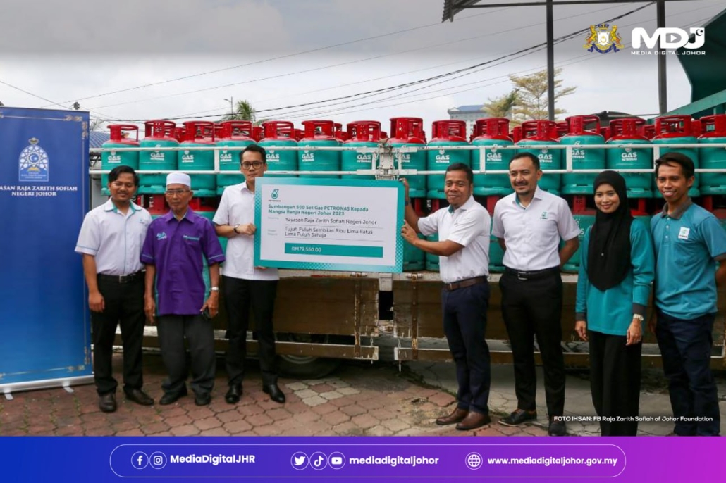 YRZSNJ TERIMA 500 SET GAS UNTUK MANGSA BANJIR DAERAH BATU PAHAT MEDIA